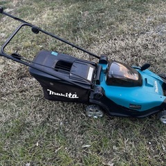 Makita マキタ　充電式芝刈機　MLM430D 36Vの画像
