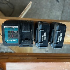Makita マキタ　充電式芝刈機　MLM430D 36Vの画像