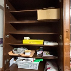 食器棚　茶色　大きいサイズの画像