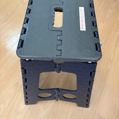 折りたたみイスの画像