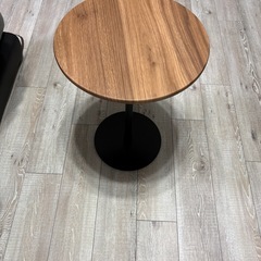 サイドテーブル丸型の画像