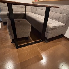 ダイニングテーブル、ダイニングソファセットの画像