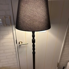 フロアスタンドライトの画像
