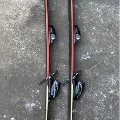 ジュニア　スキー板　130㌢の画像