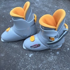 ジュニア　スキーブーツ　21-22㌢の画像