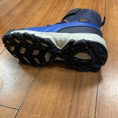 PUMA スノーブーツの画像