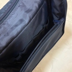 無印良品　吊り下げられる洗面用具入れ ネイビーの画像