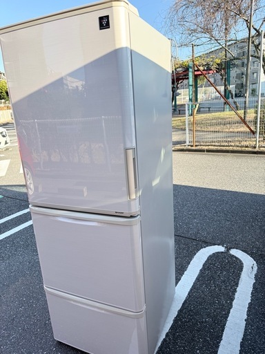 送料無料冷蔵庫SHARP 2017 (ゆうき) みどり台のキッチン家電《冷蔵庫