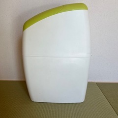 アップリカ　おむつ　ゴミ箱の画像