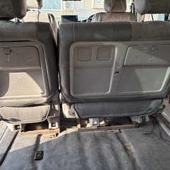 ハイエース　2列目　セカンドシート　アルファード流用
の画像