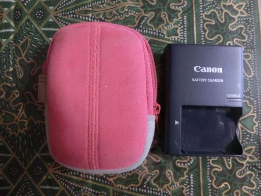 Canon　デジカメ（IXY DIGITAL 810IS)