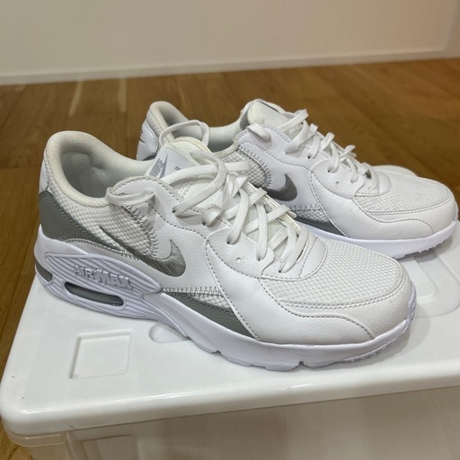 NIKE スニーカー　白