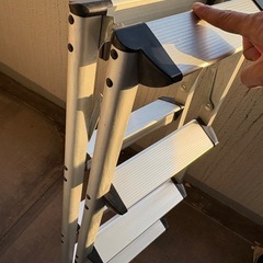 4段脚立(折りたたみ可能) アルミ 軽量の画像