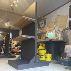 2台あります‼️棚　可動式　キャビネット　店舗などにもオッケーの画像