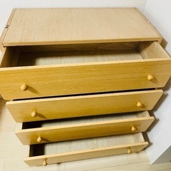 衣類用タンスの画像