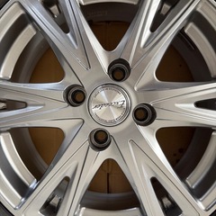 スタッドレスタイヤ＋ホイール4本セットの画像