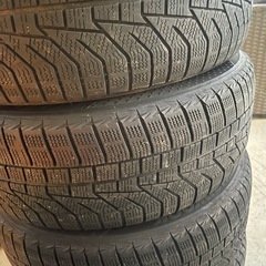 スタッドレスタイヤの画像