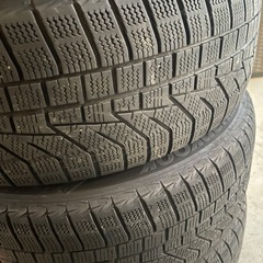 スタッドレスタイヤの画像