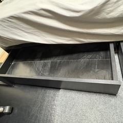 【ダブルベッド】フレーム付き、大容量収納付きの画像