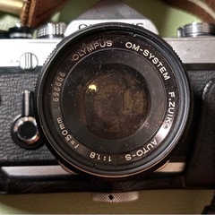 1眼レフカメラ　OLYMPUS
 OM-1 望遠レンズ　三脚付き の画像