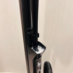 【アイリスオーヤマ掃除機】充電式サイクロンスティッククリーナー マルチツールセット SCD-L1P-Bの画像