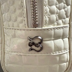 BajoLugo ホワイト ミニミニブリーフケース 肩紐無しの画像