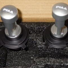 PIAA製　H4-Hi/Lo切替　LEDバルブ　新品の画像