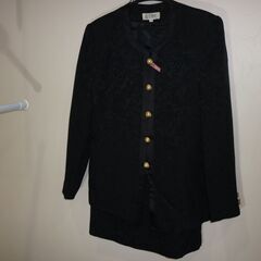 【女性9号サイズ】スーツ、3品セットの画像