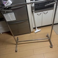 ハンガーラックの画像