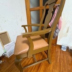 アンティーク椅子の画像