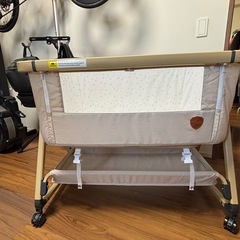 ベビーベッドの画像