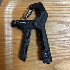 筋トレ用品(可変式ダンベル、ケトルベル、トレーニングチューブ、握力カウンター)の画像