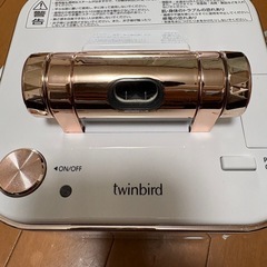 ツインバードのフェイススチーマーの画像