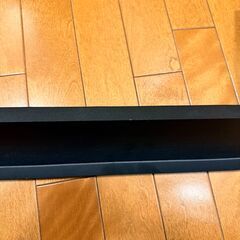 サンワサプライ 小物トレー クランプ取り付け モニター下収納 モニターアームと使える ケーブルガイド付き 机上台 机下収納 タップ収納 スチール製 SANWAの画像