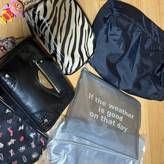 🔴ポーチ　筆箱　などの画像