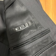 スーツ　A7  ブラック系の画像