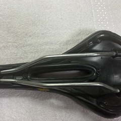 MachBurst ブラックスポーツサドルの画像