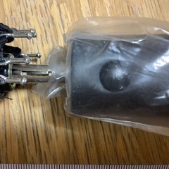 ヴァレンチノ　傘　折りたたみ　ブラック　ボタンで開くの画像