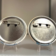 ☆美品含む☆バンドリ 富士急限定品 松原花音 缶バッジ2個 オマケステッカー付きの画像