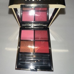 ゲラン2024年ホリデーコレクション「オンブル ジェ 888 ルギャルドゥ モワ」の画像