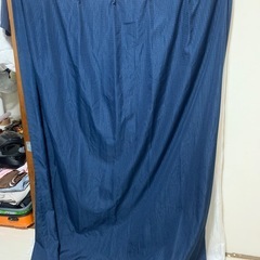 長いカーテンの画像