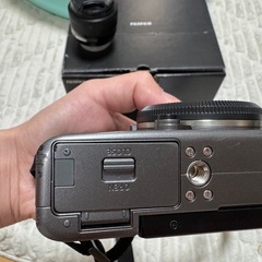 FUJI FILM X-T100 ミラーレス一眼カメラ レンズキットの画像