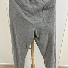 グレー スウェットパンツ バックポケット付きの画像