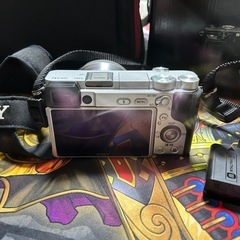 A6400セット ミラーレス一眼レフ レンズふたつ バッテリーふたつの画像