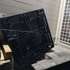 【無料】プラスチックのパレット1070mm×1070mmの画像