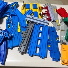 プラレール　様々な種類の線路や踏切多数の画像