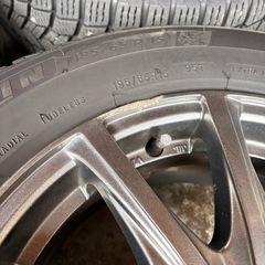アルミ付きスタッドレスタイヤ    195/65 R15の画像