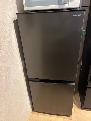 【お譲り先確定/しゅん様】中古　
2022年製SHARP冷蔵庫　中身写真追加しました。