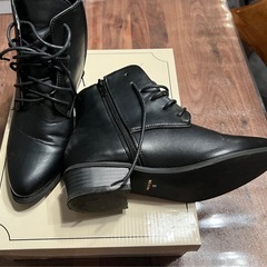 シルエットと履き心地を追求したレースアップブーツ/9001-SA （ブラック） の画像