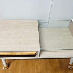 引き出し、ディスプレイ付きローテーブルの画像